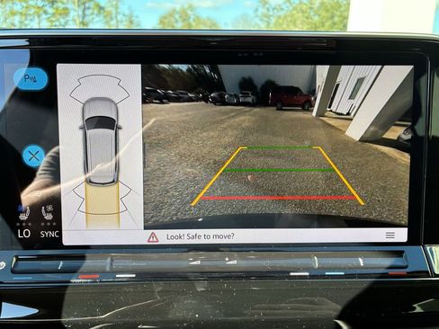 New 2026 Volkswagen Atlas SE image 26