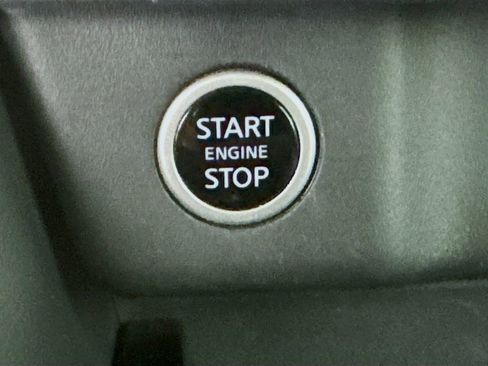 Used 2023 Nissan Rogue S FWD image 19