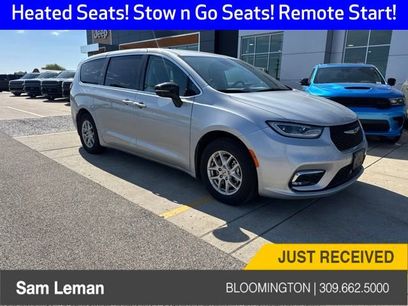 Used 2024 Chrysler Pacifica Touring-L