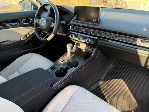 Used 2024 Honda Civic EX image 17