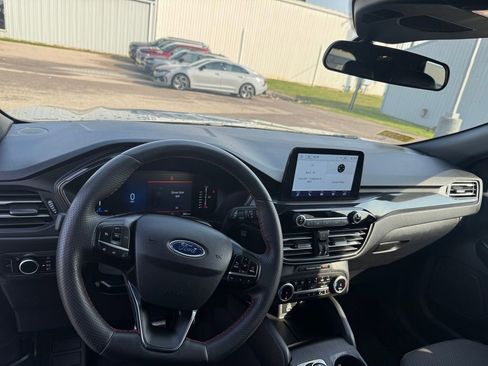 Used 2024 Ford Escape ST-Line image 13