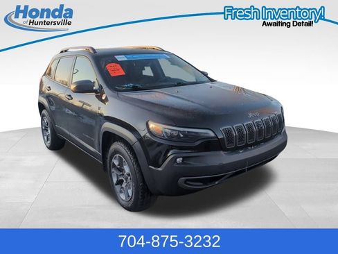 Used 2019 Jeep Cherokee Trailhawk w/ Cold Weather Group image 1