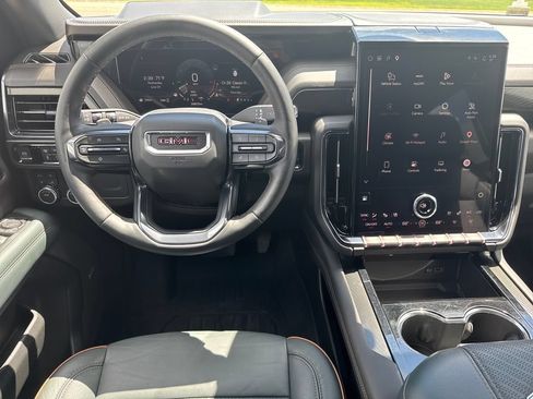 Certified 2025 GMC Yukon XL AT4 w/ AT4 Premium Package AWD/4WD image 20