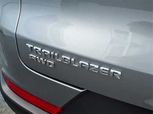Used 2025 Chevrolet TrailBlazer LT w/ LT Cold Weather Package image 17