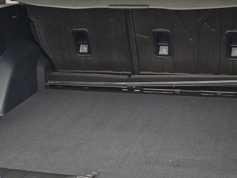 Used 2018 Subaru Forester 2.5i Touring w/ Popular Package #2 image 9