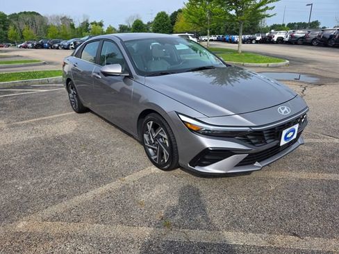 Used 2024 Hyundai Elantra Limited FWD image 5