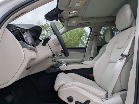 New 2026 Volvo XC90 B6 Ultra w/ Protection Package AWD/4WD image 2