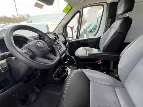 Used 2025 RAM ProMaster 2500 w/ Convenience Group FWD image 30