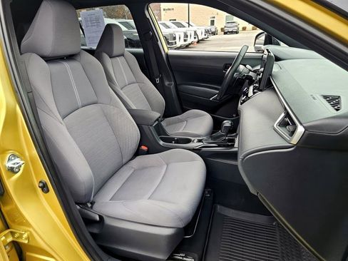 Used 2023 Toyota Corolla Cross SE image 16