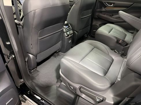 Certified 2025 Subaru Ascent Bronze Edition w/ Onyx Package image 32