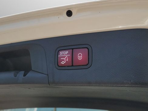 Certified 2020 Mercedes-Benz GLC 300 image 32