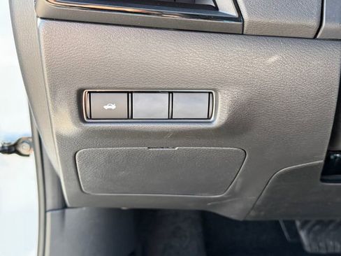 New 2026 Nissan Sentra SR w/ Floor Mat Package FWD image 12