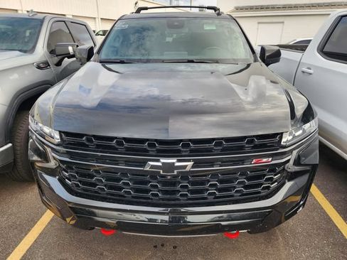Certified 2024 Chevrolet Suburban Z71 w/ Luxury Package AWD/4WD image 2