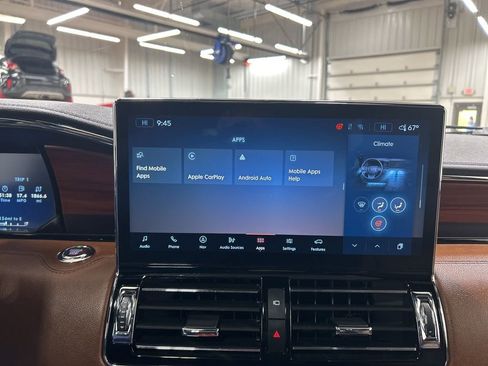 Certified 2024 Lincoln Navigator L Reserve image 23