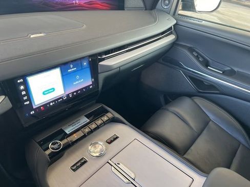 Used 2025 Lincoln Navigator L Reserve w/ Jet Appearance Package image 7