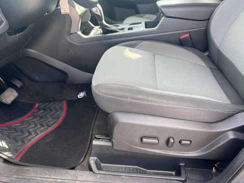 Used 2018 Ford Escape SE w/ SE Sync 3 Package FWD image 12