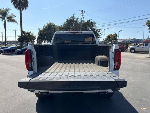 Used 2023 GMC Sierra 1500 AT4 w/ Technology Package AWD/4WD image 5