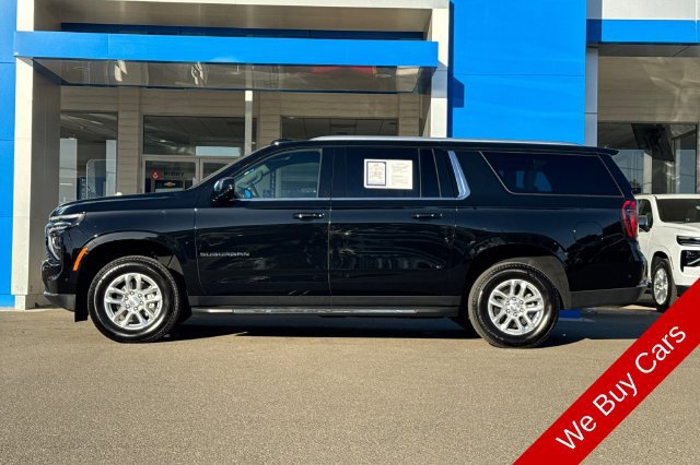 Used 2025 Chevrolet Suburban LS RWD image 10