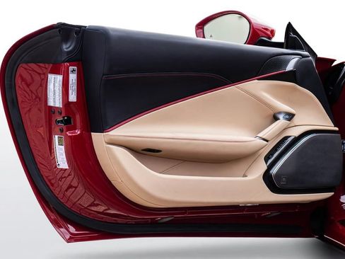 Certified 2025 Ferrari Roma Spider RWD image 35