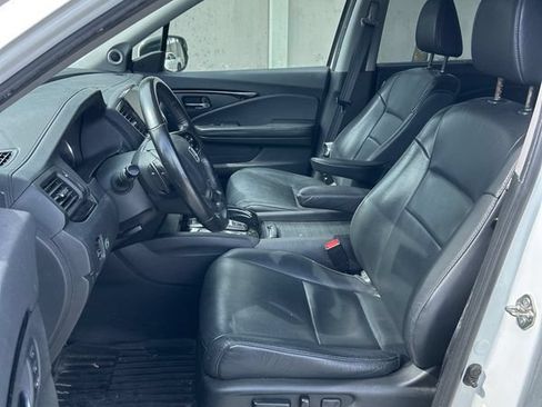 Used 2020 Honda Pilot Touring image 5