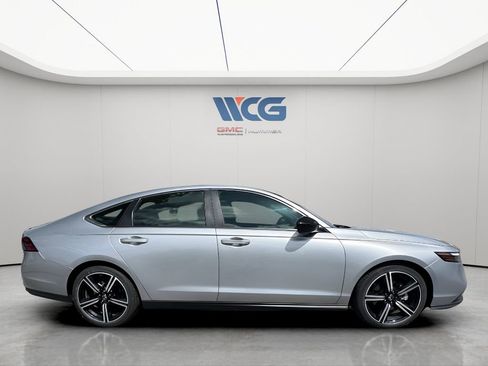 Used 2024 Honda Accord Sport image 3