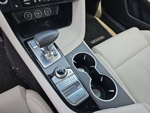 Used 2025 Genesis G70 2.5T image 28