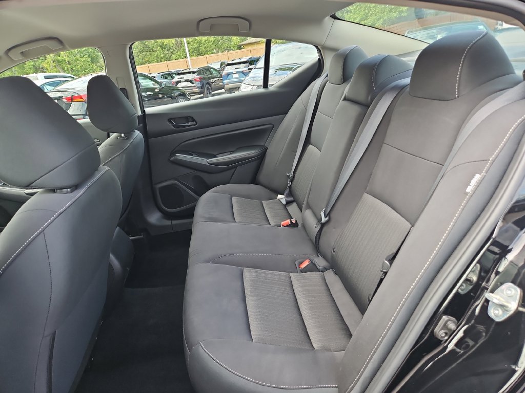 Used 2025 Nissan Altima 2.5 SV FWD image 15