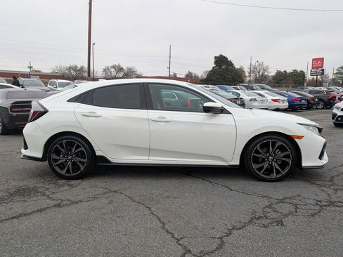 Used 2018 Honda Civic Sport image 4
