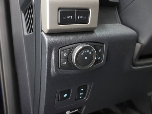 Used 2022 Ford F350 Lariat w/ Black Appearance Package AWD/4WD image 50