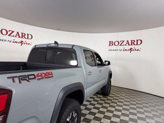 Used 2019 Toyota Tacoma TRD Off-Road AWD/4WD image 17