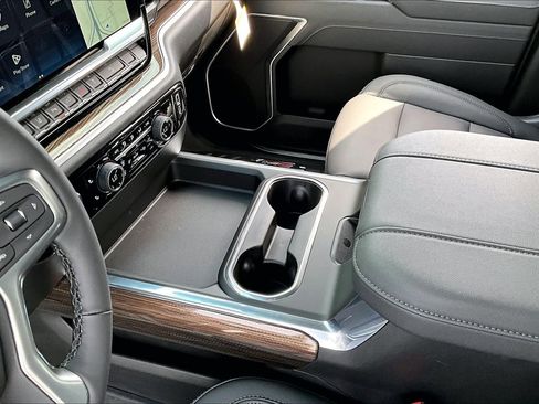 New 2026 Chevrolet Silverado 2500 LT w/ All Star Edition AWD/4WD image 8