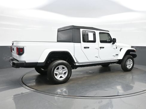 Used 2022 Jeep Gladiator Sport AWD/4WD image 8