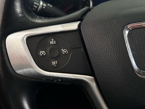 Used 2019 GMC Acadia SLT AWD/4WD image 9