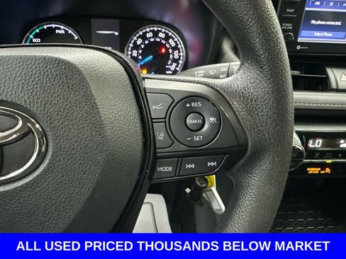 Used 2022 Toyota RAV4 LE AWD/4WD image 25
