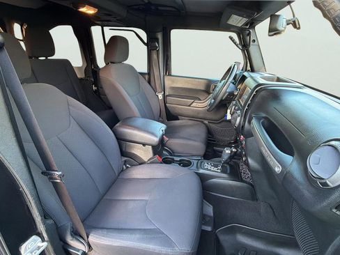 Used 2018 Jeep Wrangler Unlimited Sport S image 44