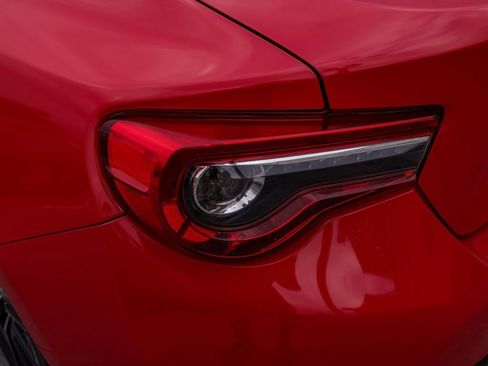 Used 2017 Toyota 86 image 8