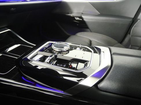 Certified 2024 BMW 740i xDrive image 26