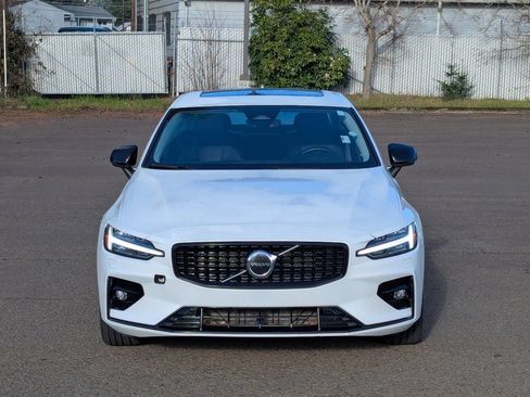 Used 2024 Volvo S60 B5 Core image 8