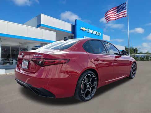 Used 2022 Alfa Romeo Giulia Veloce image 4