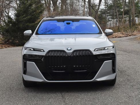 Used 2023 BMW i7 xDrive60 image 12