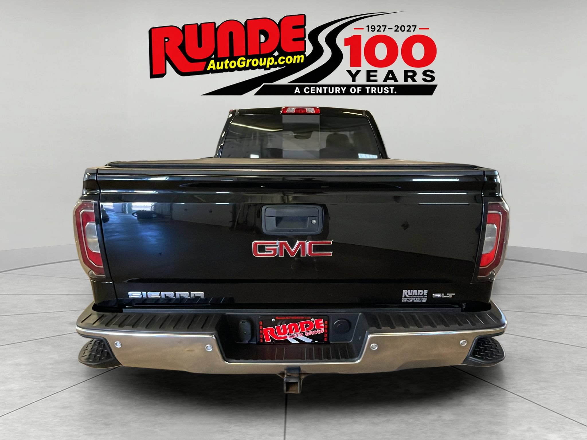 Used 2016 GMC Sierra 1500 SLT w/ Enhanced Driver Alert Package AWD/4WD image 4