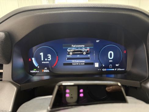 Used 2025 Ford Explorer ST-Line w/ ST-Line Street Pack image 14