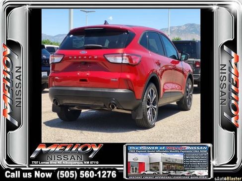 Used 2022 Ford Escape SE w/ SE Sport Appearance Package AWD/4WD image 4