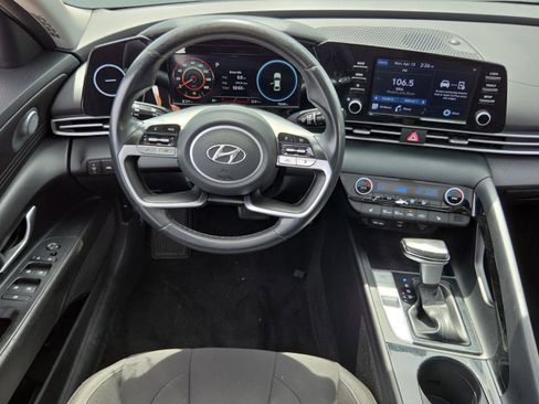 Used 2021 Hyundai Elantra SEL w/ Convenience + Premium Package image 15