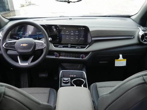 New 2026 Chevrolet Equinox LT w/ Convenience Package II AWD/4WD image 23