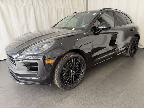 Certified 2022 Porsche Macan GTS image 1