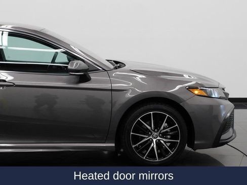 Used 2024 Toyota Camry SE image 18