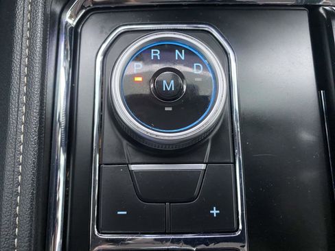 Used 2023 Ford Expedition XLT image 28