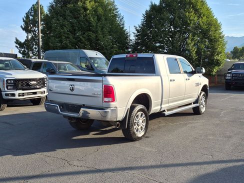 Used 2016 RAM 2500 Laramie w/ Convenience Group AWD/4WD image 3