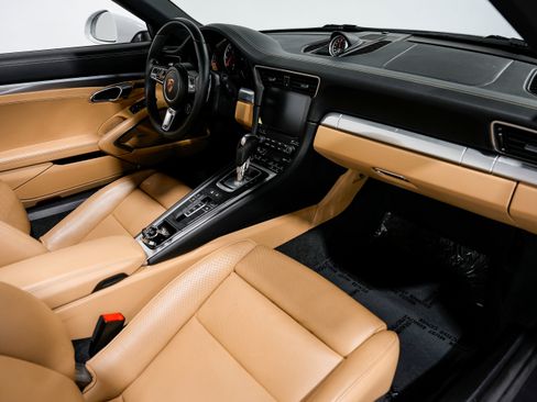 Used 2018 Porsche 911 Turbo image 31